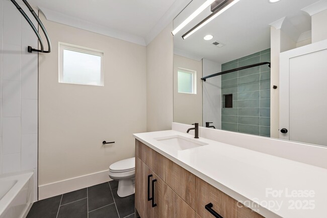 Building Photo - 1928 W Trade St