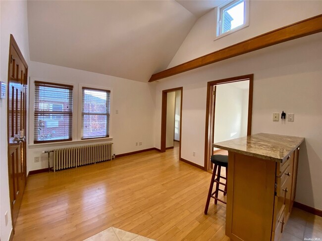 Building Photo - 53-56-56 72nd Pl