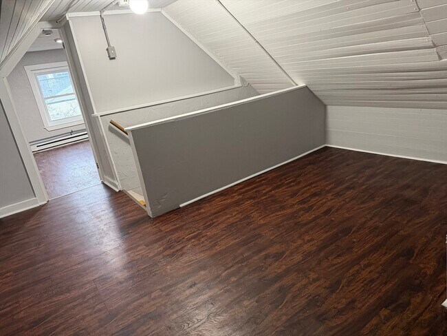 Building Photo - 446-448 Main St