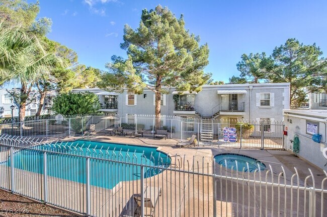 Building Photo - 3823 S Maryland Pkwy