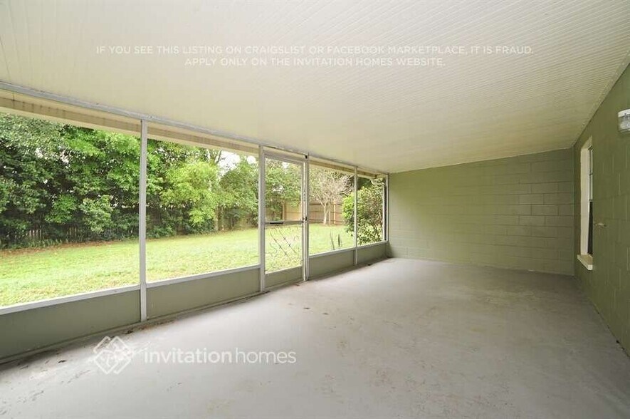 Building Photo - 608 Valley Hill Dr