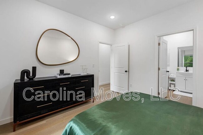 Building Photo - 4048 Parris Bridge Rd
