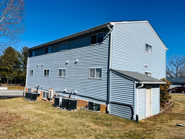 Building Photo - 1802 Smith Ave