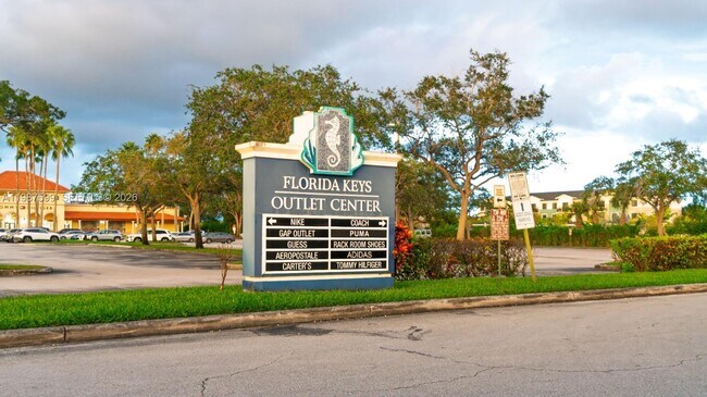 Building Photo - 137 NE 3rd St