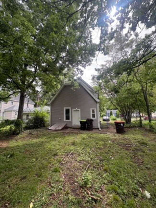 Building Photo - 4 bedroom single family home in Peoria for Rent