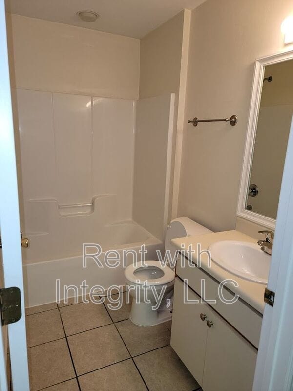 Building Photo - 1350 Castelnau Ct