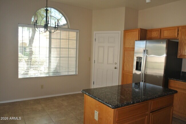 Building Photo - 6814 W Louise Dr
