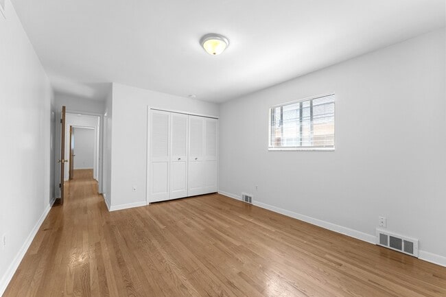 Building Photo - 930 Trombley Rd