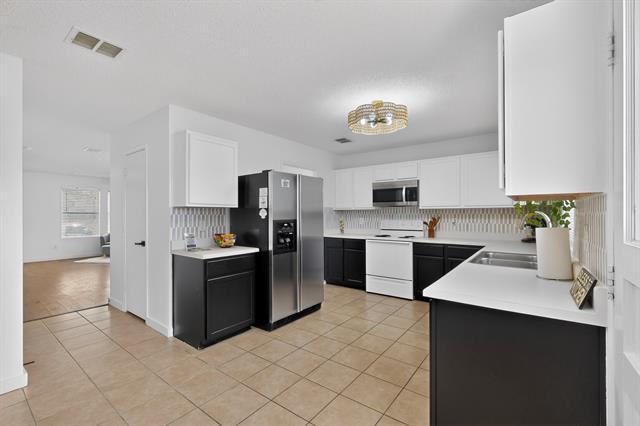 Building Photo - 2316 White Oak Dr