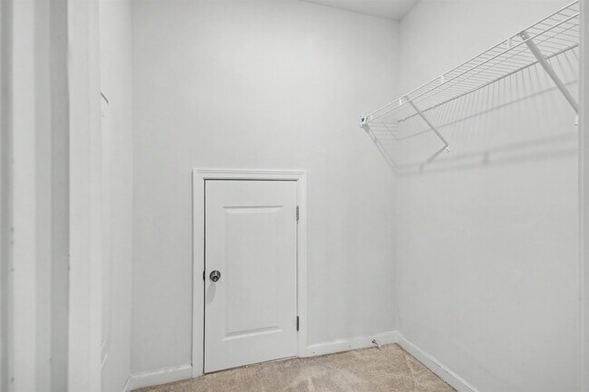 Building Photo - 2223 Blue Crane Cir
