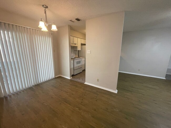 Building Photo - 8916 Hambledon Dr