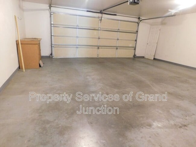 Building Photo - 2963 Bookcliff Ave