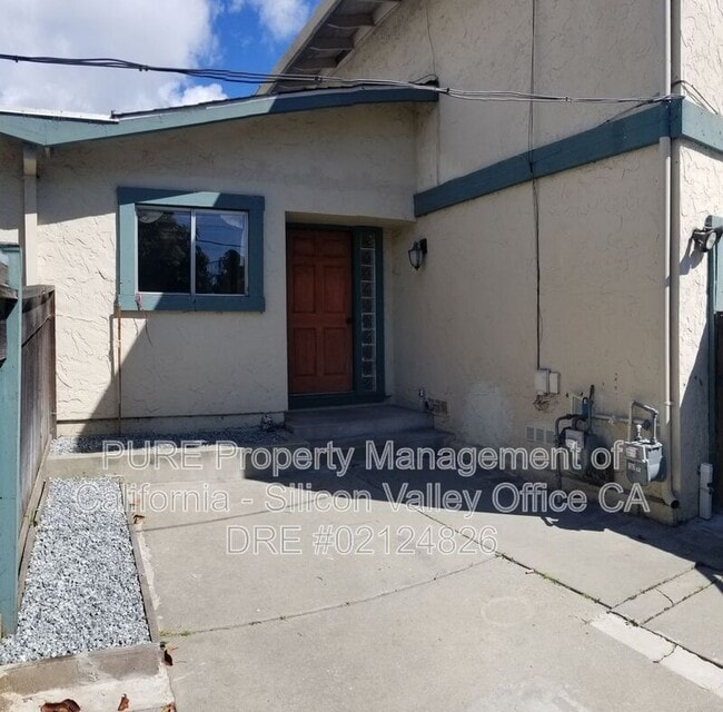 Building Photo - 5485 Soquel Dr