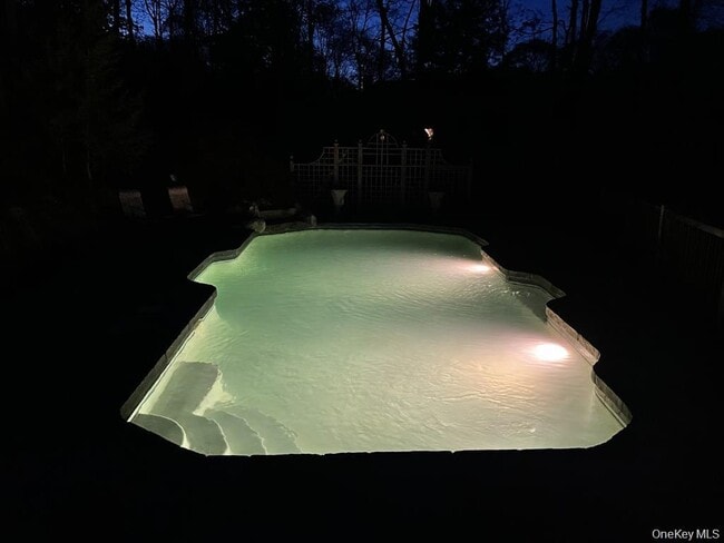 Building Photo - 194 Westchester Ave