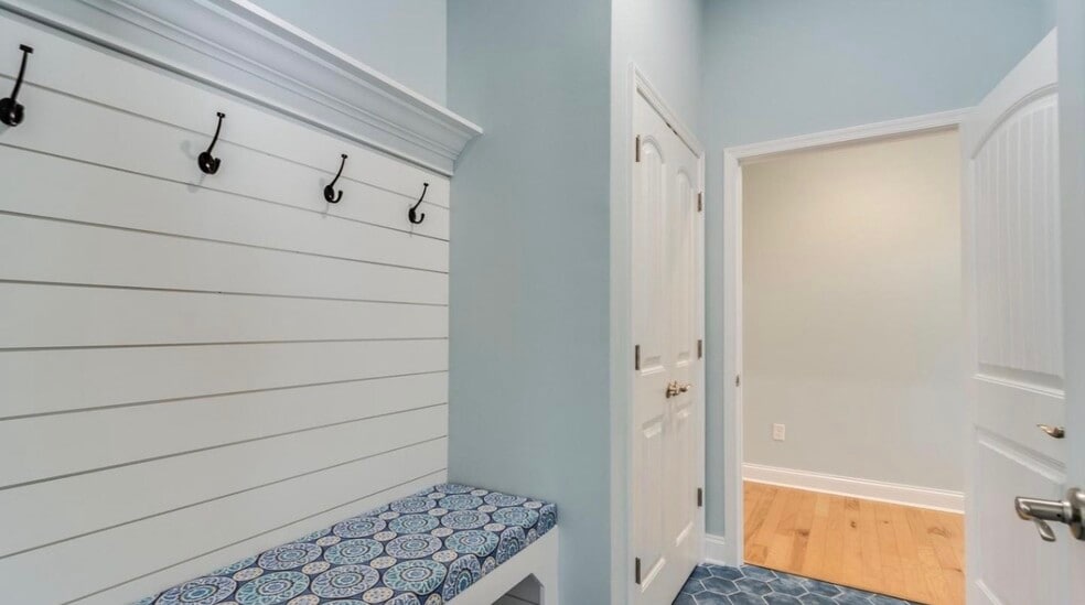 Building Photo - 33916 Darlington St