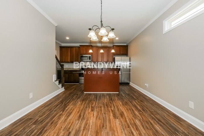 Building Photo - 18 E Newnan Rd