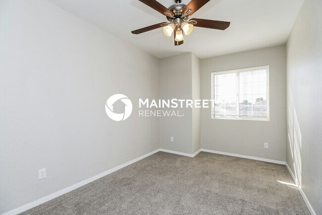 Building Photo - 3 Bedroom Pet-Friendly Home in GILBERT, AZ...