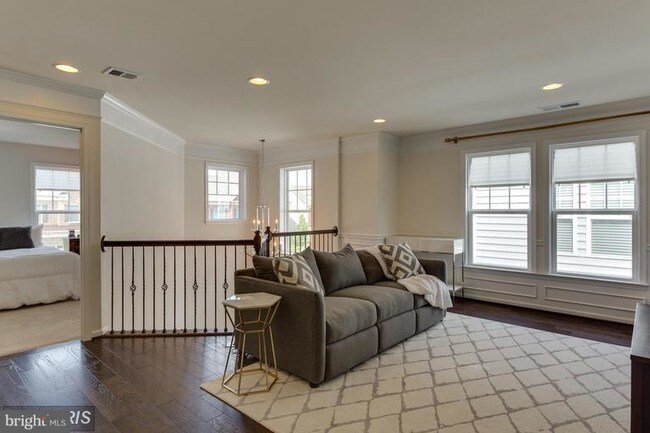 Building Photo - 42558 Stratford Landing Dr