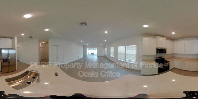 Building Photo - 3429 NE 40th St