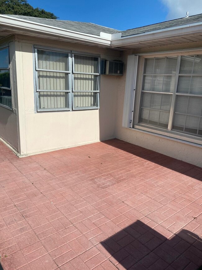 Building Photo - 442 Franconia Cir