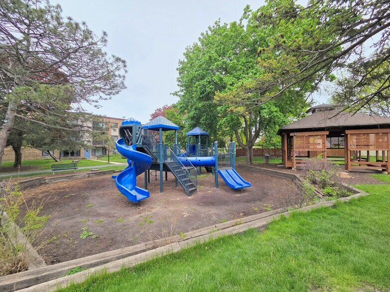 Building Photo - 1473 N Winslowe Dr