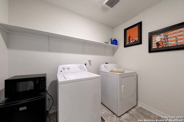 Building Photo - 3011 Comanche Crossing
