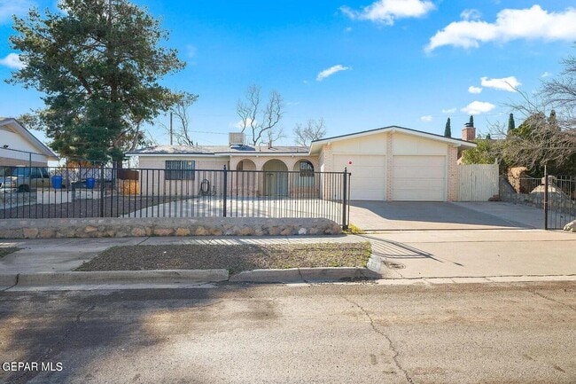 Building Photo - 10182 Bon Aire Dr