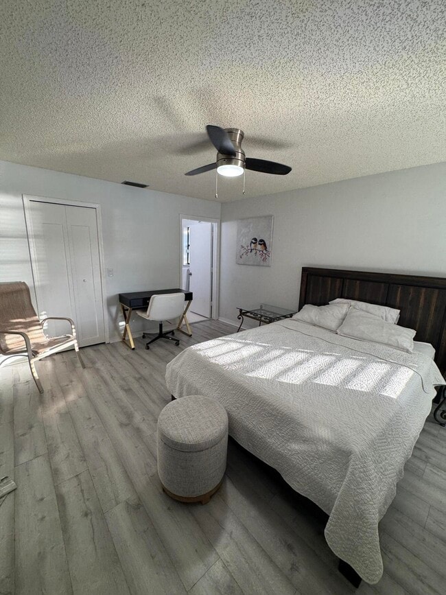 Building Photo - 1371 Thornbank Ln