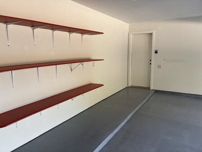 Building Photo - 2909 Albany St