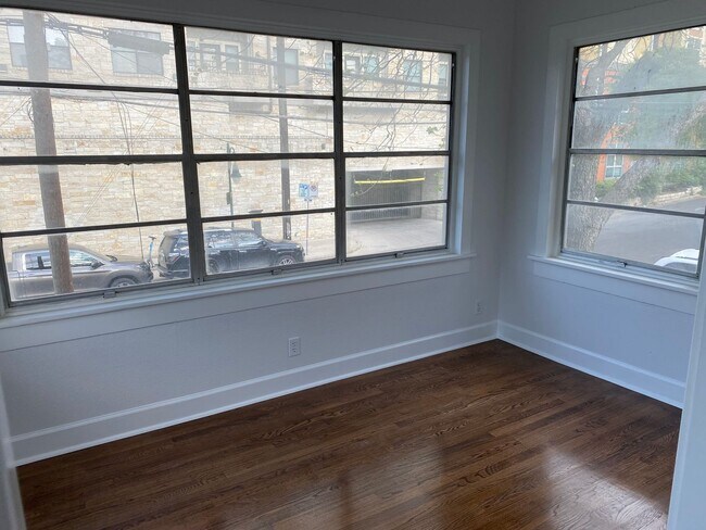 Building Photo - 801 W 28th St