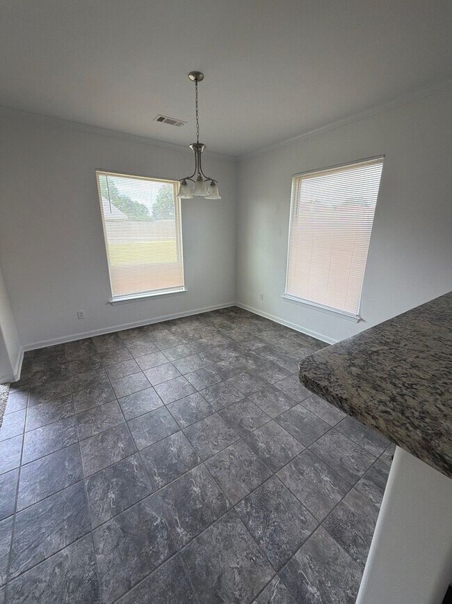 Building Photo - Beautiful 4-bedroom 3 bath home in Arlington