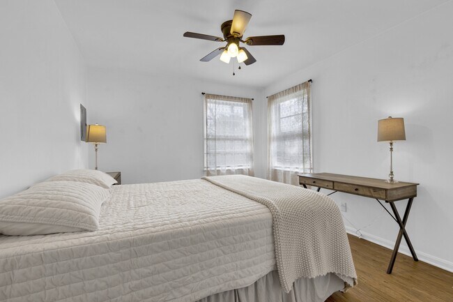 Building Photo - 305 Connell St