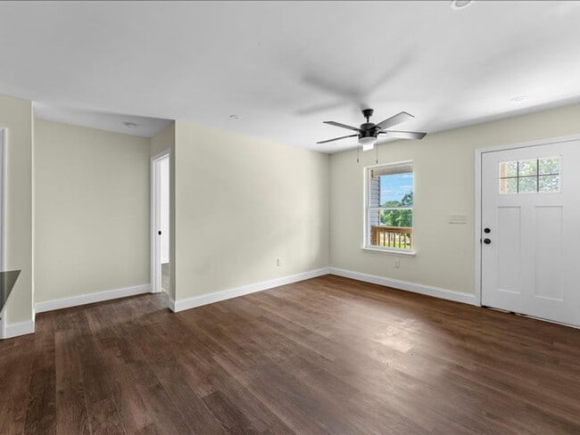 Building Photo - 870 Arlington Ave