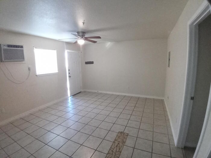 Building Photo - 401 Sunset Ln