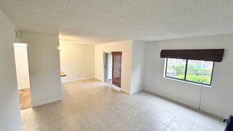 Building Photo - 6061 10th Ave N
