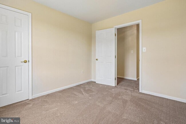 Building Photo - 14677 Cloverdale Rd