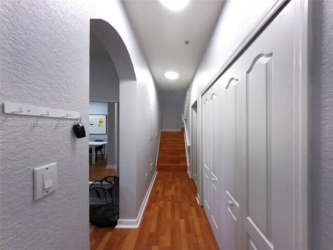 Building Photo - 130 Jacaranda Country Club Dr