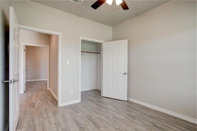 Building Photo - 381 County Rd 306