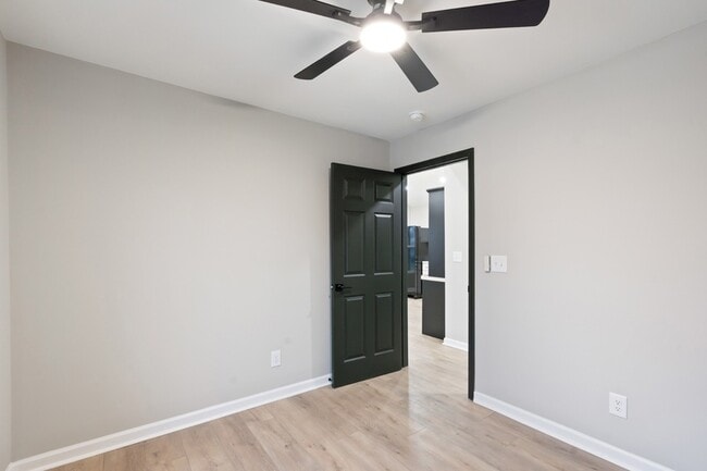 Building Photo - 804 Martin St