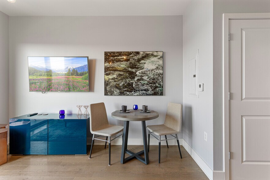 Building Photo - 2550 17th St NW