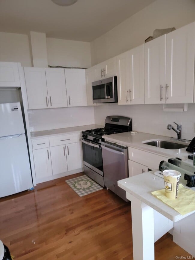 Building Photo - 120-21-101 101st Ave