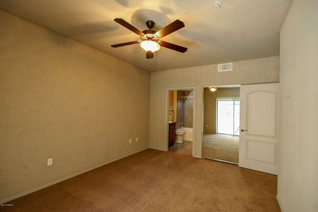 Building Photo - 2550 E River Rd