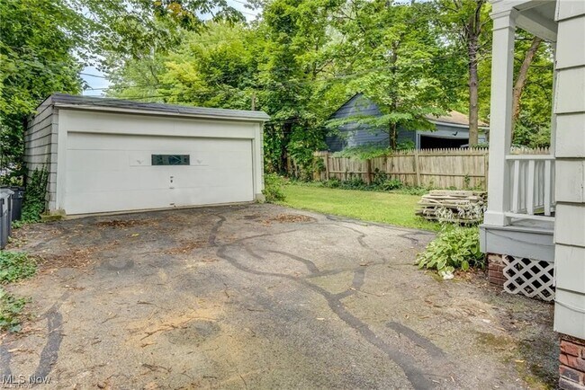 Building Photo - 17611 Winslow Rd