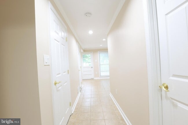 Building Photo - 9704 St Andrews Dr