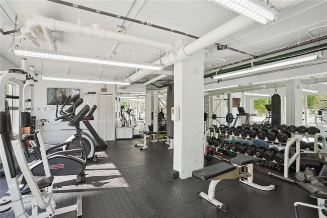 Building Photo - 1881 Washington Ave