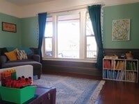 Building Photo - Spacious Craftsman in the Heart of North Spokane | furnished