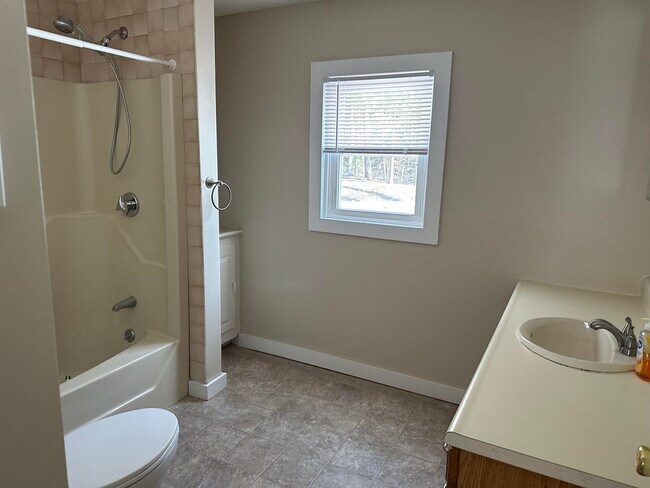 Building Photo - 6 Mark St