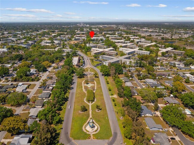 Building Photo - 2428 Columbia Dr