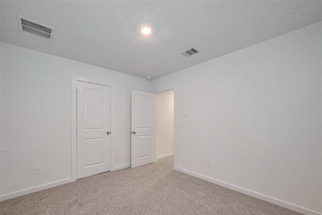 Building Photo - 3017 La Rambla Dr