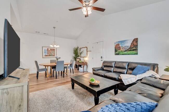 Building Photo - FREE FIRST MONTH'S RENT-Condominium in Prime Riverton Location